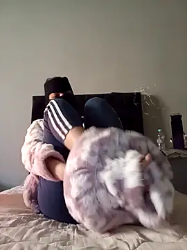 Snapshot of Milan-88 chatting on December 22, 2025, 3:34 pm Milan-88 online show from December 22, 2025, 3:34 pm