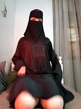 Snapshot of Milan-88 chatting on January 12, 2026, 7:42 pm Milan-88 online show from January 12, 2026, 7:42 pm