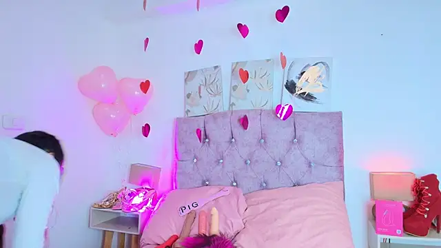 Skye Moore online show from February 18, 2026, 6:15 pm