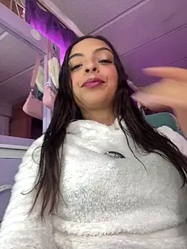 Skye Moore online show from March 16, 2026, 6:32 pm