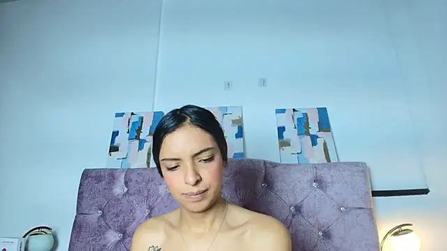 Skye Moore online show from September 25, 2025, 12:00 pm