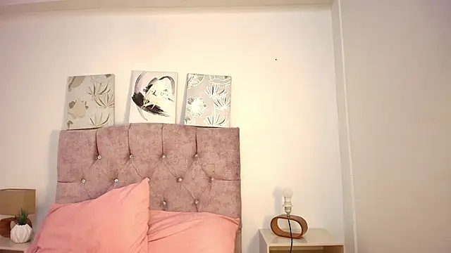 Skye Moore online show from March 11, 2026, 7:08 pm