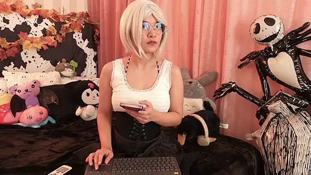 Snapshot of NataliaNovak chatting on October 10, 2025, 12:28 pm NataliaNovak online show from October 10, 2025, 12:28 pm