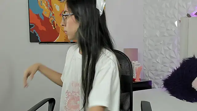 Snapshot of Mirandaa_Rogers chatting on February 27, 2025, 7:04 pm Mirandaa Rogers online show from February 27, 2025, 7:04 pm