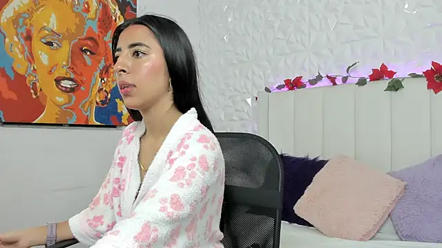 Snapshot of Mirandaa_Rogers chatting on February 23, 2025, 3:18 pm Mirandaa Rogers online show from February 23, 2025, 3:18 pm