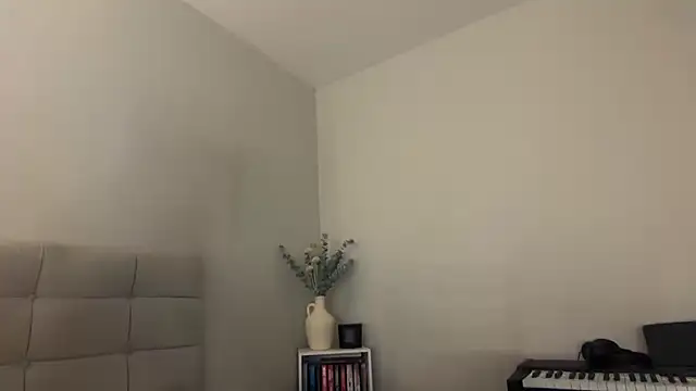 skyejde online show from April 2, 2026, 7:42 pm