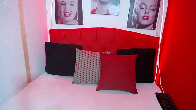 Snapshot of Tiana_Ebony18 chatting on September 18, 2025, 12:08 pm Tiana Ebony18 online show from September 18, 2025, 12:08 pm