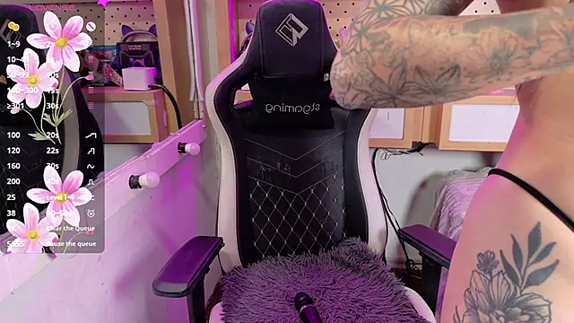 Snapshot of Adisson_kyler chatting on October 1, 2025, 12:42 pm Adisson kyler online show from October 1, 2025, 12:42 pm