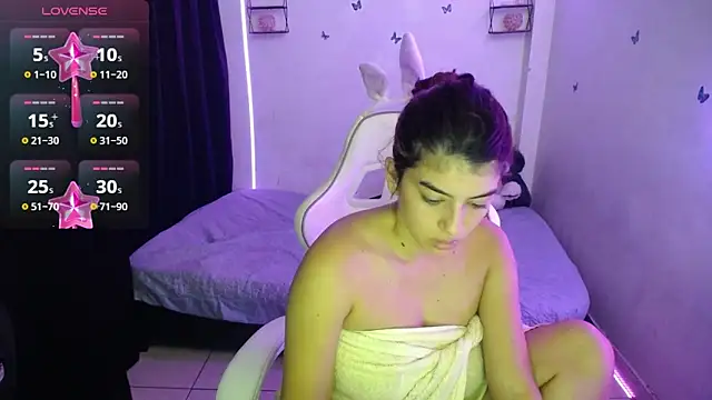 Snapshot of hello_kityy25 chatting on March 14, 2025, 6:29 pm hello kityy25 online show from March 14, 2025, 6:29 pm