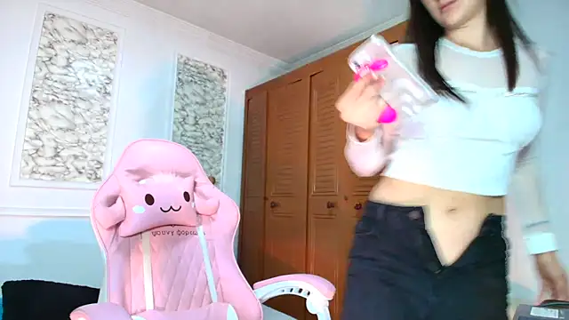 Danella houston online show from October 8, 2025, 6:19 pm