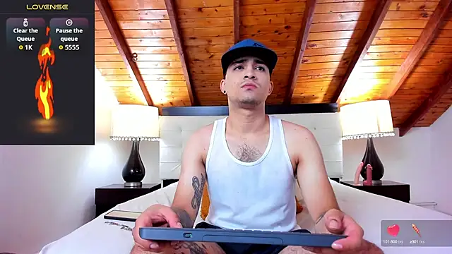 Snapshot of Sebastian_Berne chatting on October 10, 2025, 7:36 pm Sebastian Berne online show from October 10, 2025, 7:36 pm