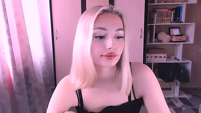 beauty blonde online show from March 7, 2025, 3:08 am