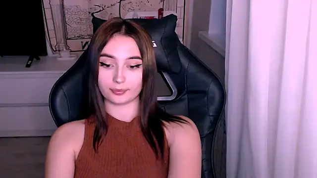 Snapshot of beauty_blonde chatting on October 4, 2025, 11:56 am beauty blonde online show from October 4, 2025, 11:56 am