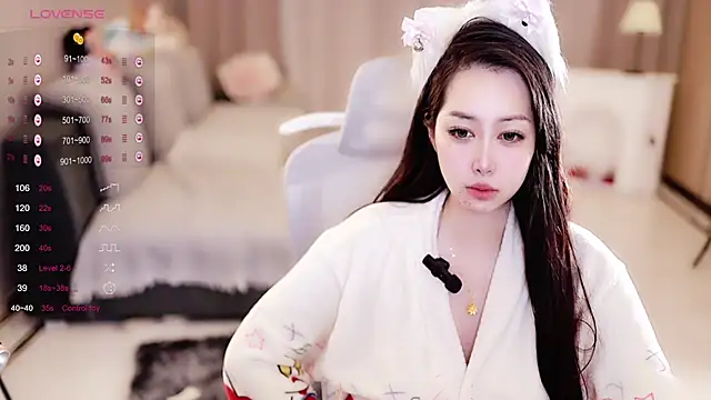Moonccoi online show from February 22, 2025, 4:18 am