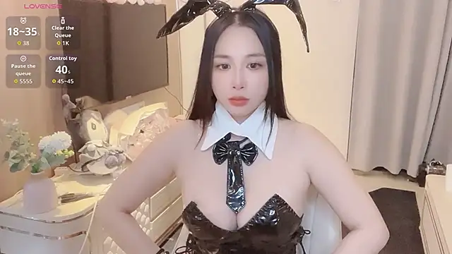 Snapshot of Moonccoi chatting on September 24, 2025, 2:56 pm Moonccoi online show from September 24, 2025, 2:56 pm