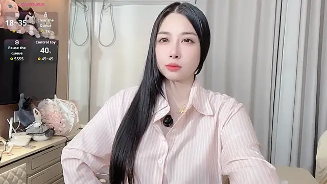 Snapshot of Moonccoi chatting on November 12, 2025, 4:33 pm Moonccoi online show from November 12, 2025, 4:33 pm