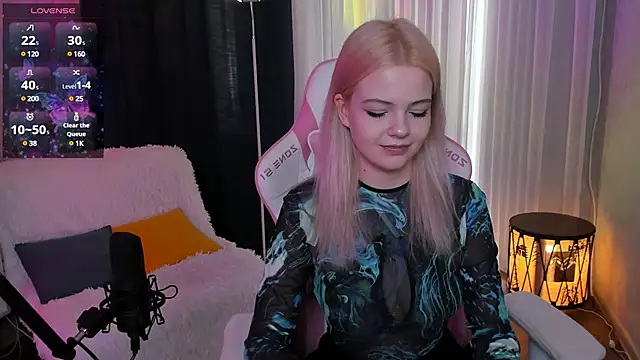 Snapshot of AshleySnowflake chatting on February 16, 2025, 11:27 am AshleySnowflake online show from February 16, 2025, 11:27 am