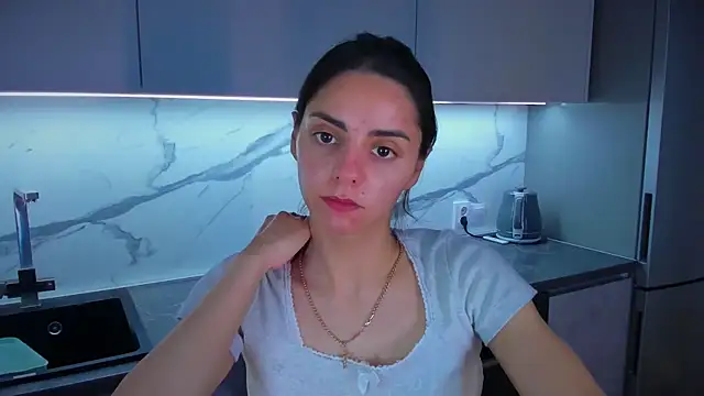 EmiliaZen online show from June 29, 2026, 6:09 am