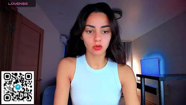 Snapshot of EmiliaZen chatting on September 25, 2025, 2:12 pm EmiliaZen online show from September 25, 2025, 2:12 pm