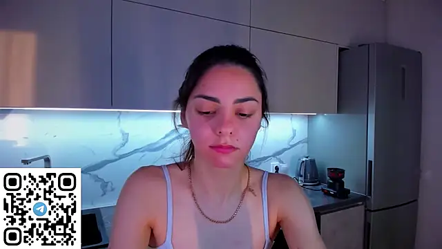 EmiliaZen online show from June 5, 2026, 4:56 pm
