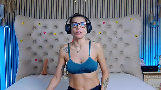 PlayfulShow online show from February 9, 2026, 8:01 am