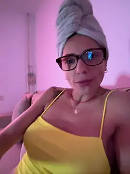 PlayfulShow online show from April 1, 2026, 11:22 am