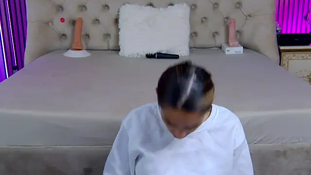 Snapshot of PlayfulShow chatting on September 30, 2025, 7:47 am PlayfulShow online show from September 30, 2025, 7:47 am