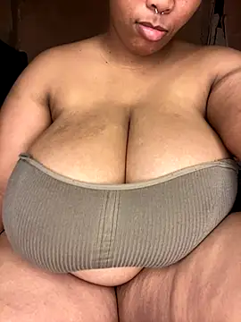 Snapshot of NonoGotBoobies chatting on October 28, 2025, 7:40 am NonoGotBoobies online show from October 28, 2025, 7:40 am