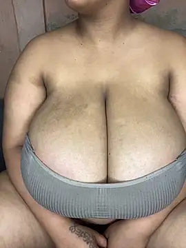 Snapshot of NonoGotBoobies chatting on September 26, 2025, 5:53 pm NonoGotBoobies online show from September 26, 2025, 5:53 pm