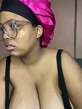 Snapshot of NonoGotBoobies chatting on March 15, 2025, 5:30 am NonoGotBoobies online show from March 15, 2025, 5:30 am