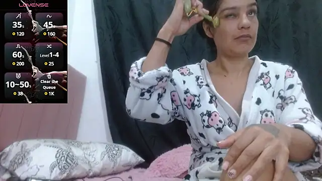 dulcecataliina online show from March 3, 2025, 10:28 am