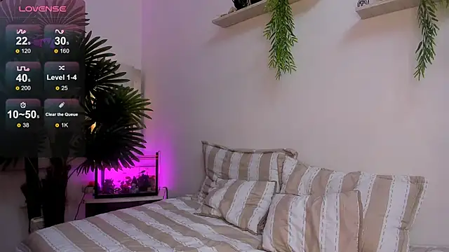 Snapshot of Dirty_Kingg chatting on October 14, 2025, 8:42 pm Dirty Kingg online show from October 14, 2025, 8:42 pm