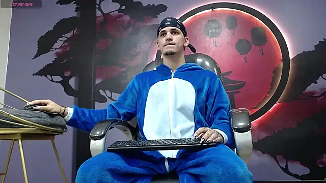 Snapshot of Dirty_Kingg chatting on October 30, 2025, 7:44 pm Dirty Kingg online show from October 30, 2025, 7:44 pm