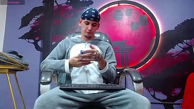 Snapshot of Dirty_Kingg chatting on November 1, 2025, 9:08 pm Dirty Kingg online show from November 1, 2025, 9:08 pm