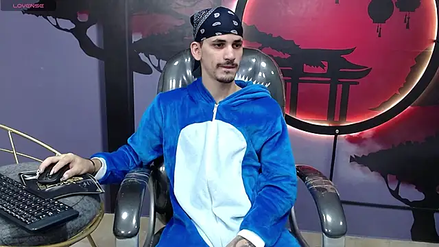 Snapshot of Dirty_Kingg chatting on October 27, 2025, 8:10 pm Dirty Kingg online show from October 27, 2025, 8:10 pm