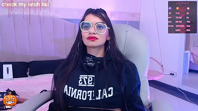 Snapshot of Emerald_gh chatting on October 9, 2025, 12:00 am Emerald gh online show from October 9, 2025, 12:00 am