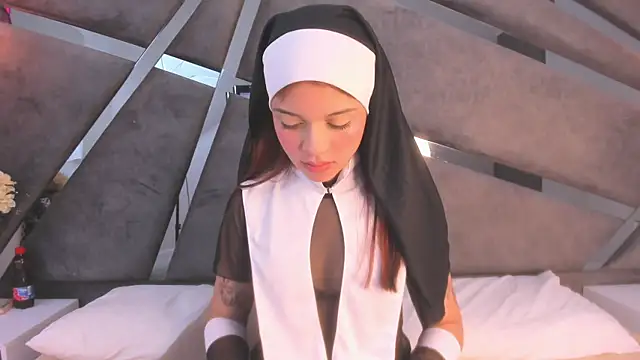 Snapshot of Giselle_Lauren chatting on October 24, 2025, 8:08 pm Giselle Lauren online show from October 24, 2025, 8:08 pm