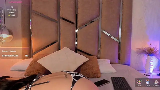 Snapshot of Giselle_Lauren chatting on September 19, 2025, 12:42 pm Giselle Lauren online show from September 19, 2025, 12:42 pm