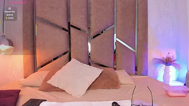 Snapshot of Giselle_Lauren chatting on September 26, 2025, 12:12 pm Giselle Lauren online show from September 26, 2025, 12:12 pm