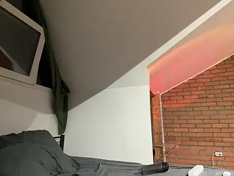 Julian wins online show from March 19, 2025, 8:22 pm