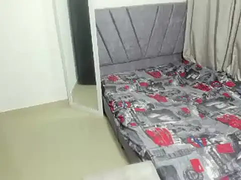 enyelsalas2 online show from September 11, 2025, 1:27 am