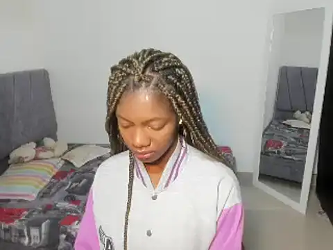 enyelsalas2 online show from November 21, 2025, 2:49 pm