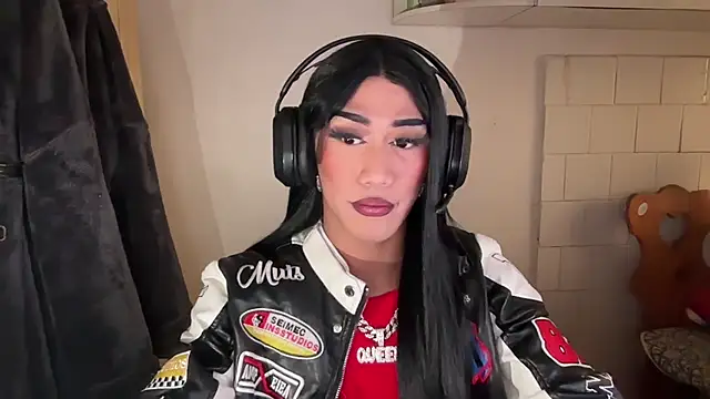 Ladyosa99 online show from February 6, 2025, 1:21 pm