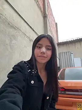 Laura-Khalifa online show from February 8, 2025, 11:02 pm