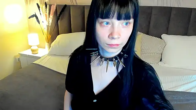 SkinyJoyce online show from February 13, 2025, 12:11 pm