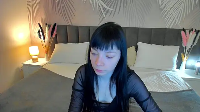 SkinyJoyce online show from March 9, 2025, 1:46 am