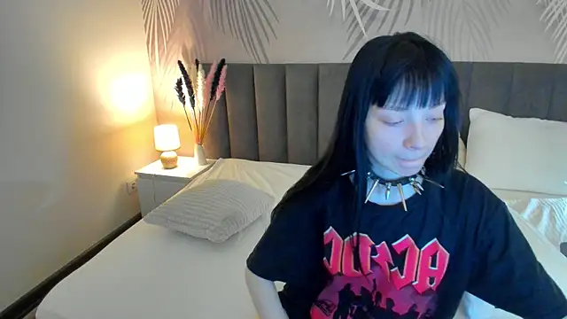 SkinyJoyce online show from March 12, 2025, 8:19 am