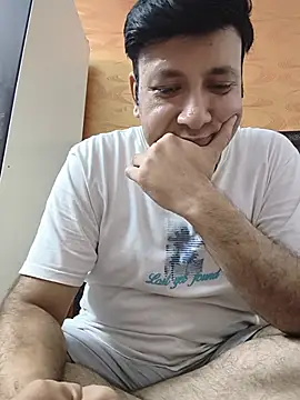 innocentboy1987 online show from June 27, 2026, 4:13 pm