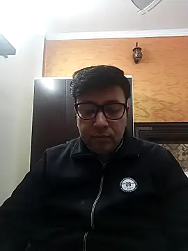 innocentboy1987 online show from November 21, 2025, 9:41 am