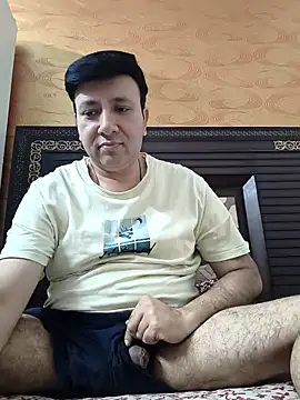 innocentboy1987 online show from May 4, 2026, 4:32 pm